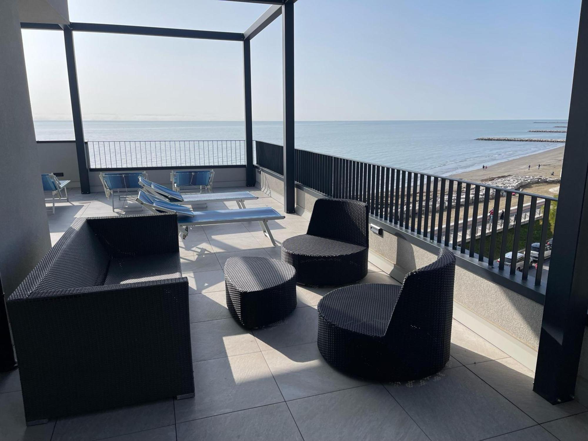 Nuovo Residence Serenissima Frontemare - Agenzia Cocal Каорле Екстер'єр фото