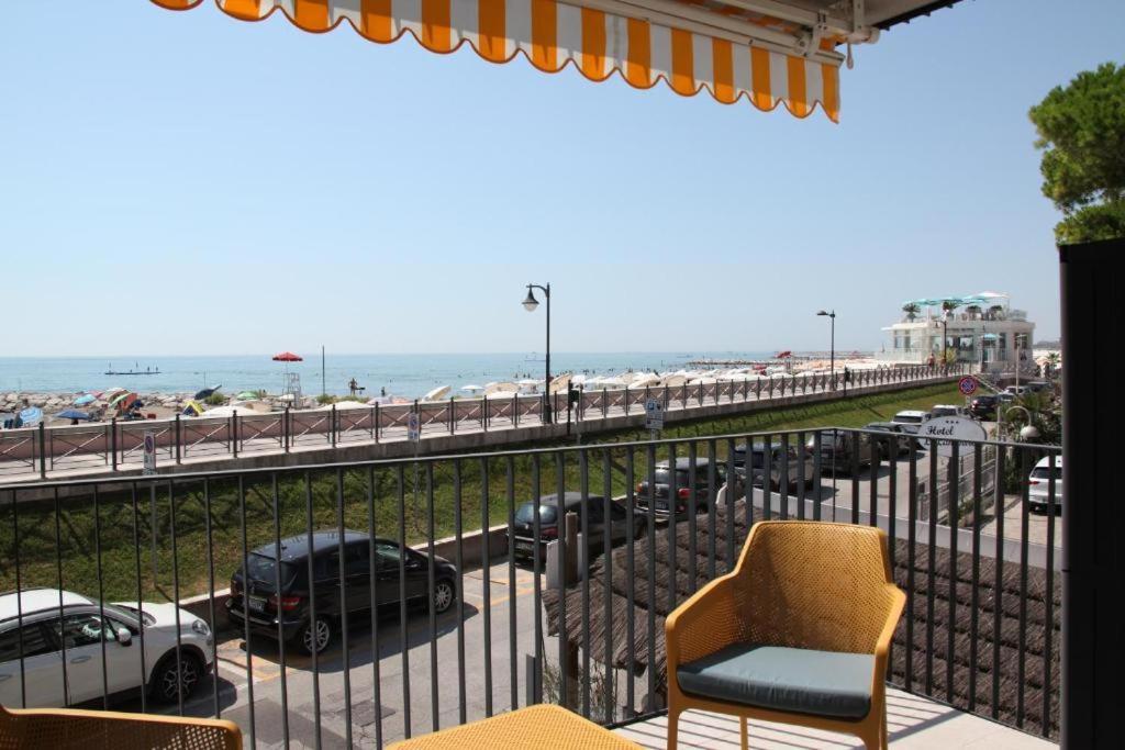 Nuovo Residence Serenissima Frontemare - Agenzia Cocal Каорле Екстер'єр фото
