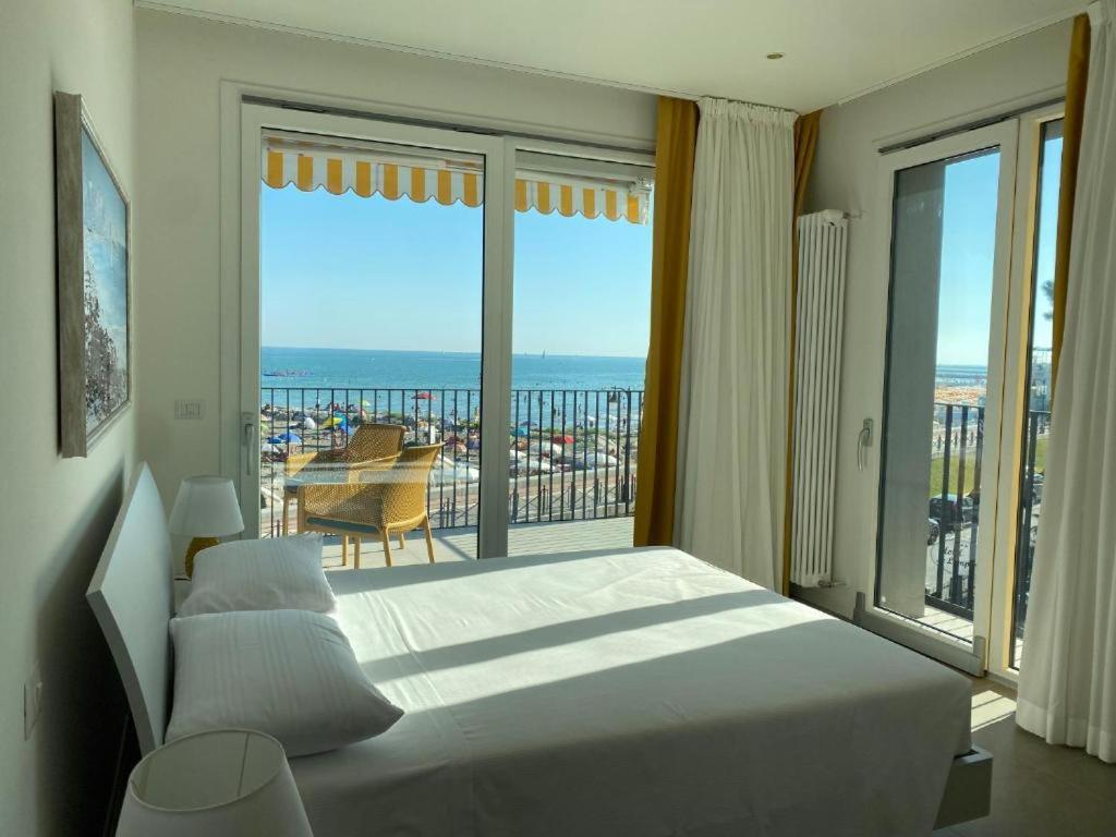 Nuovo Residence Serenissima Frontemare - Agenzia Cocal Каорле Екстер'єр фото
