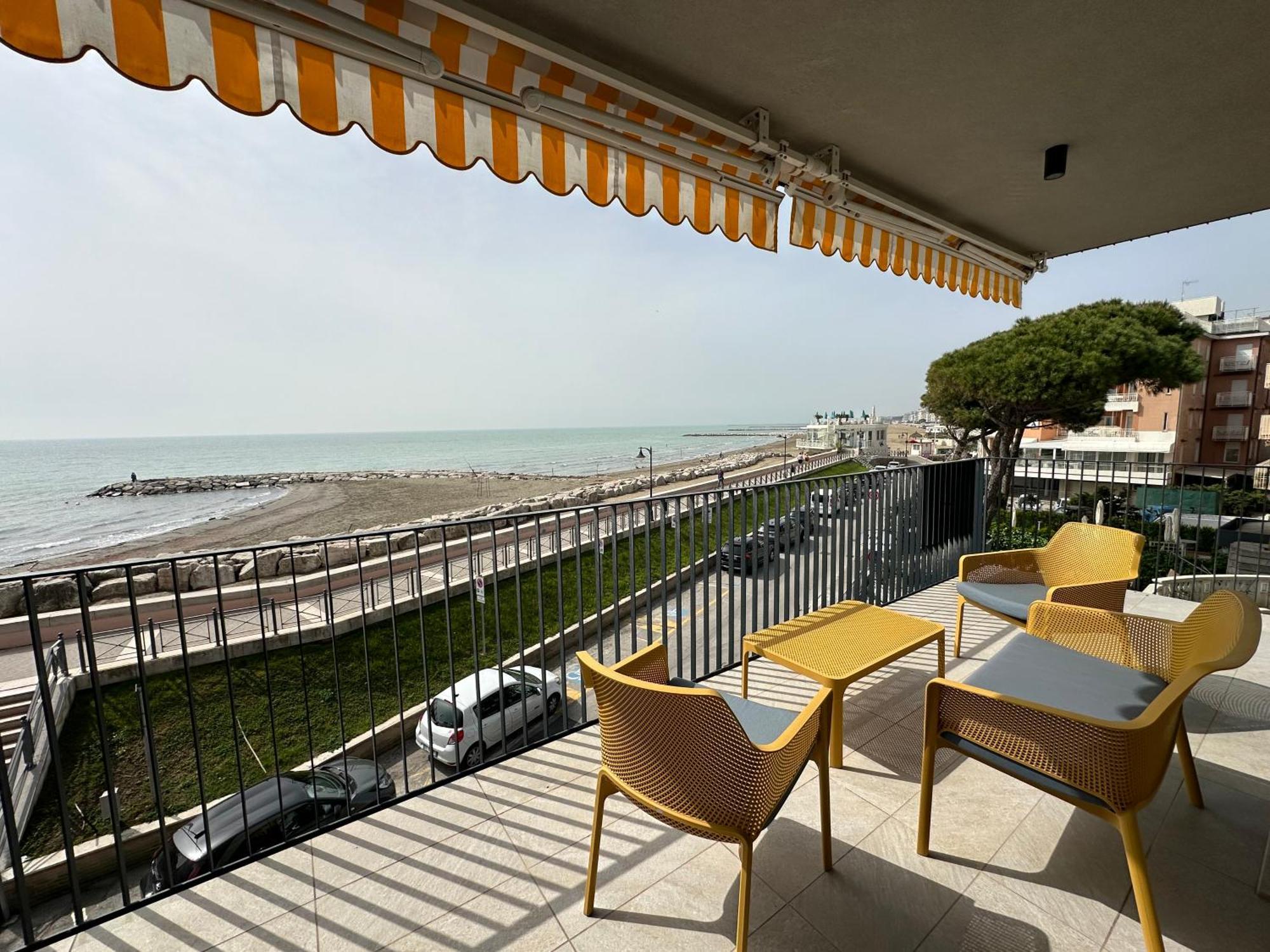 Nuovo Residence Serenissima Frontemare - Agenzia Cocal Каорле Екстер'єр фото